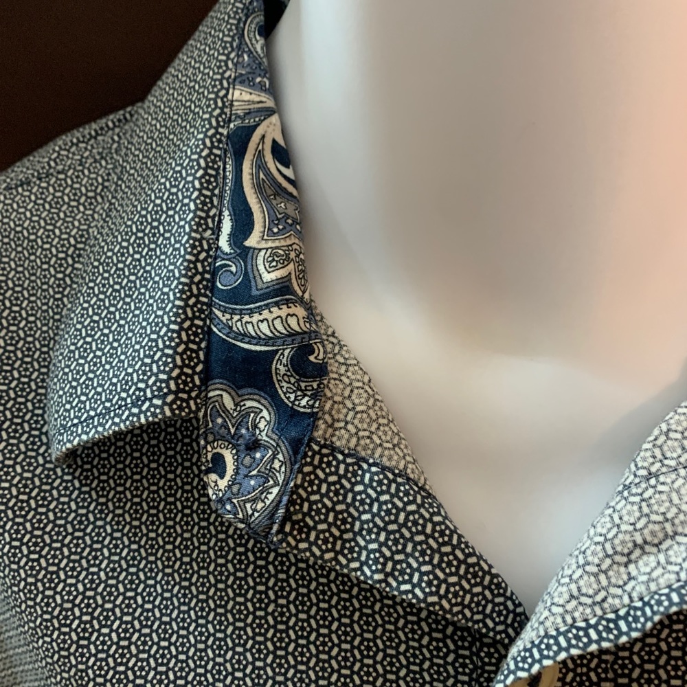 Signature Studio button up - Picture 2 of 5